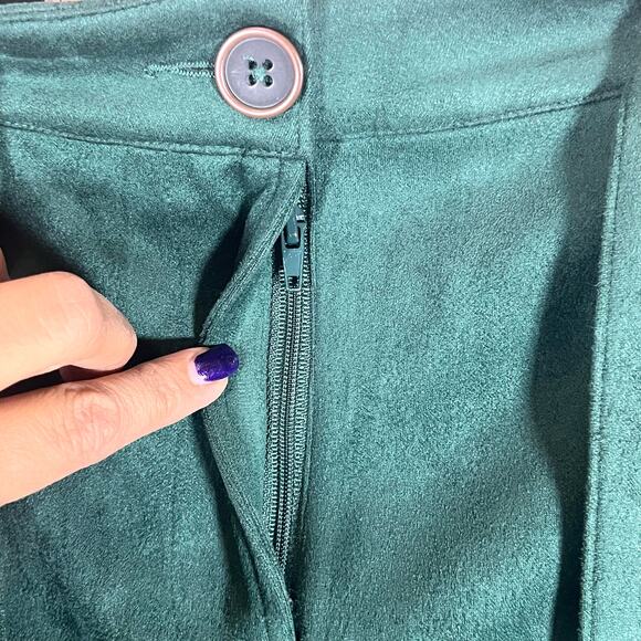 BCBGeneration Faux Suede Dark Green Belted Mini Skirt Size XXS - Picture 5 of 7
